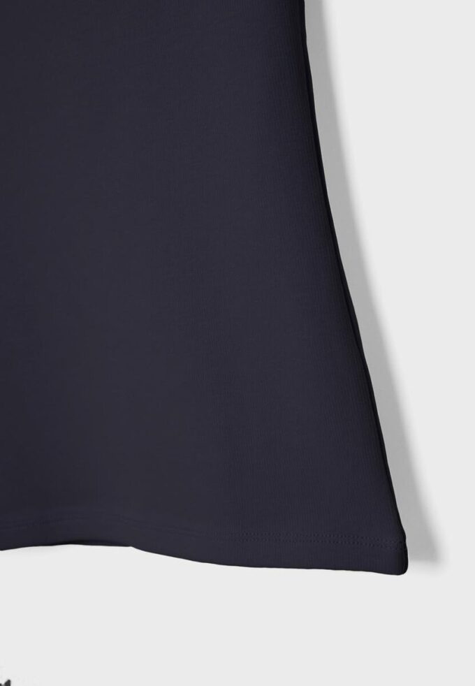Βασικό T-shirt με λαιμόκοψη Βασικό T-shirt με λαιμόκοψη