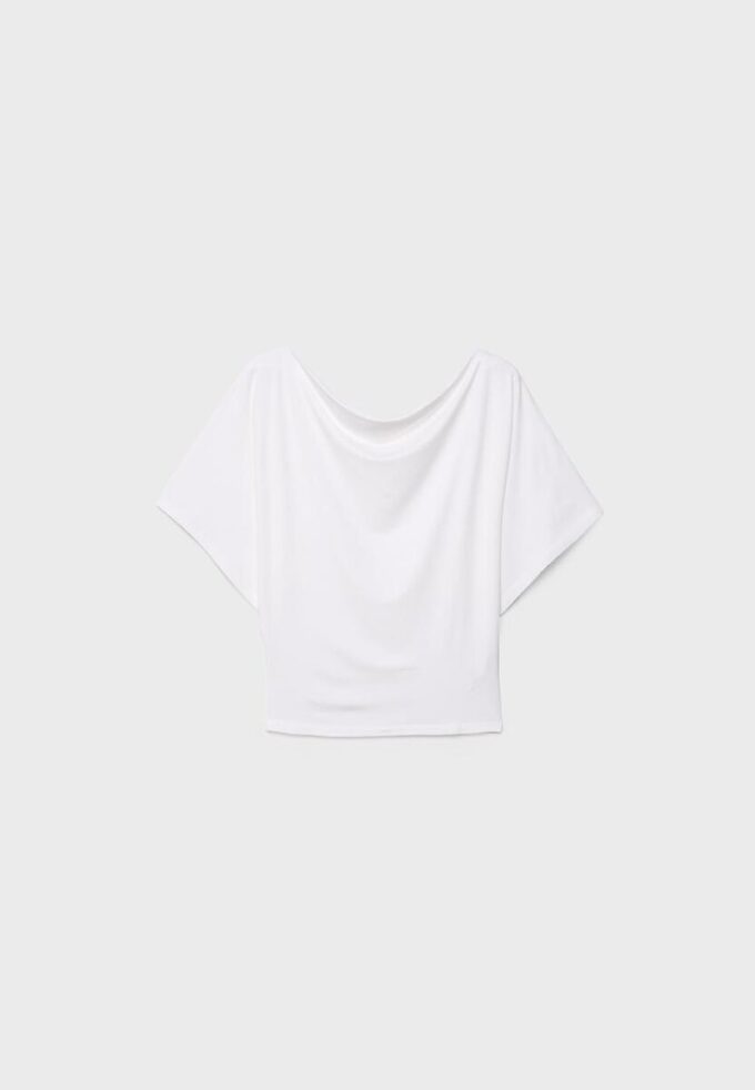 Βασικό T-shirt με μανίκια νυχτερίδα Βασικό T-shirt με μανίκια νυχτερίδα