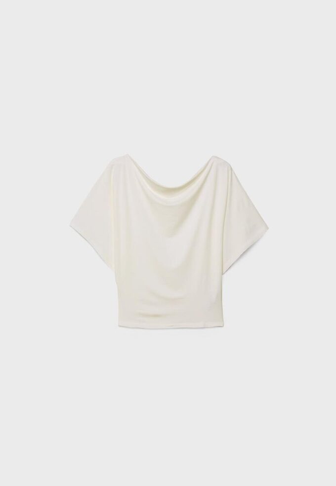 Βασικό T-shirt με μανίκια νυχτερίδα Βασικό T-shirt με μανίκια νυχτερίδα