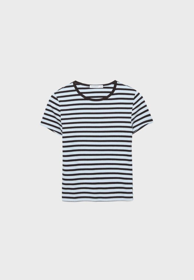 Βασικό T-shirt με ρίγες και στενή γραμμή Βασικό T-shirt με ρίγες και στενή γραμμή