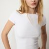 Βασικό T-shirt στενής γραμμής Βασικό T-shirt στενής γραμμής