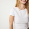 Βασικό T-shirt στενής γραμμής Βασικό T-shirt στενής γραμμής