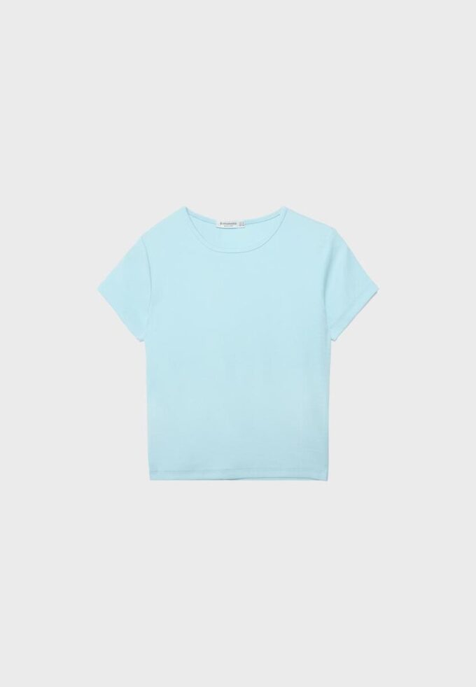 Βασικό T-shirt στενής γραμμής