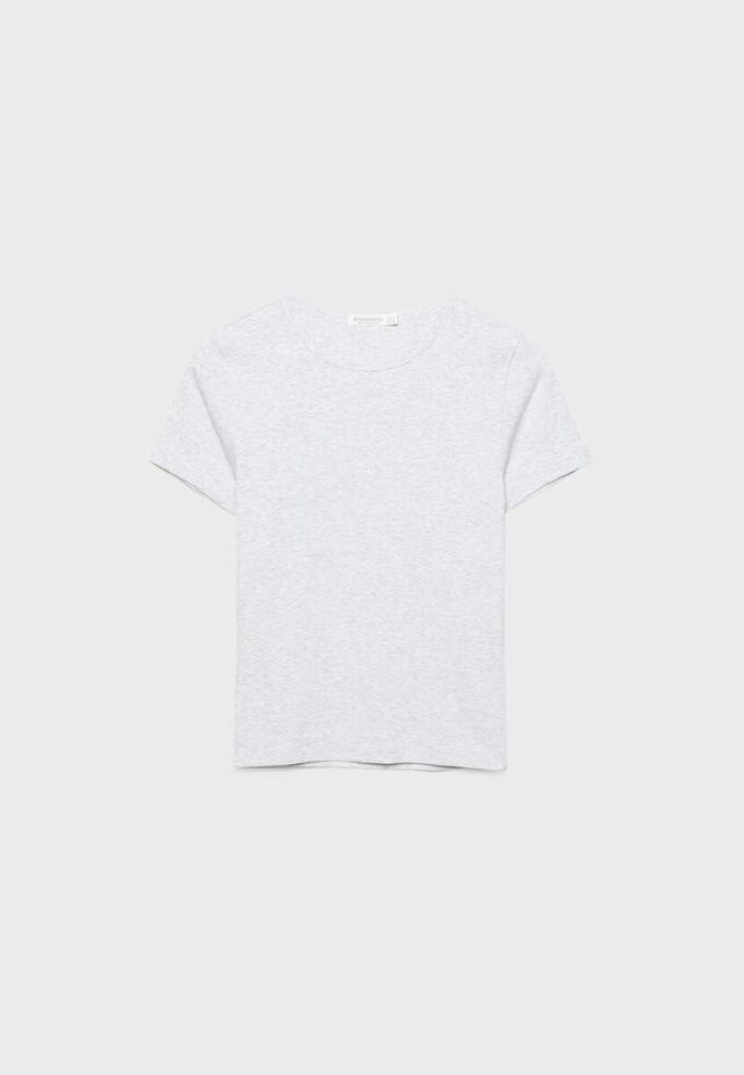 Βασικό T-shirt στενής γραμμής