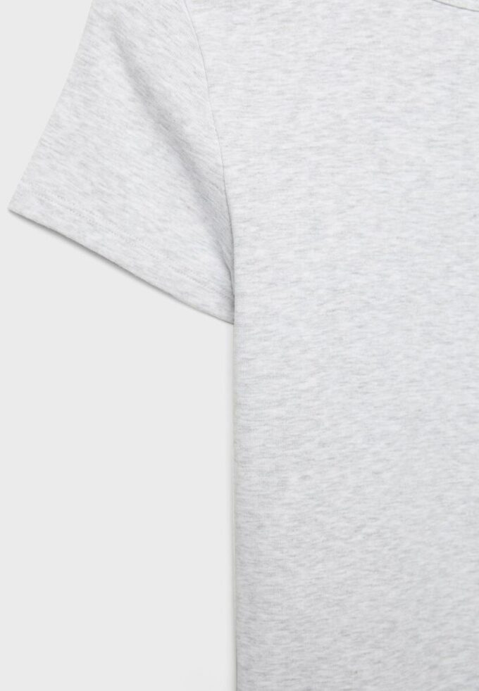 Βασικό T-shirt στενής γραμμής